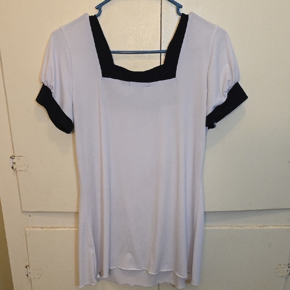 Chic Black and White J.T.B. Top - Perfect for Work or a Night Out!-Size Medium - Picture 2 of 2